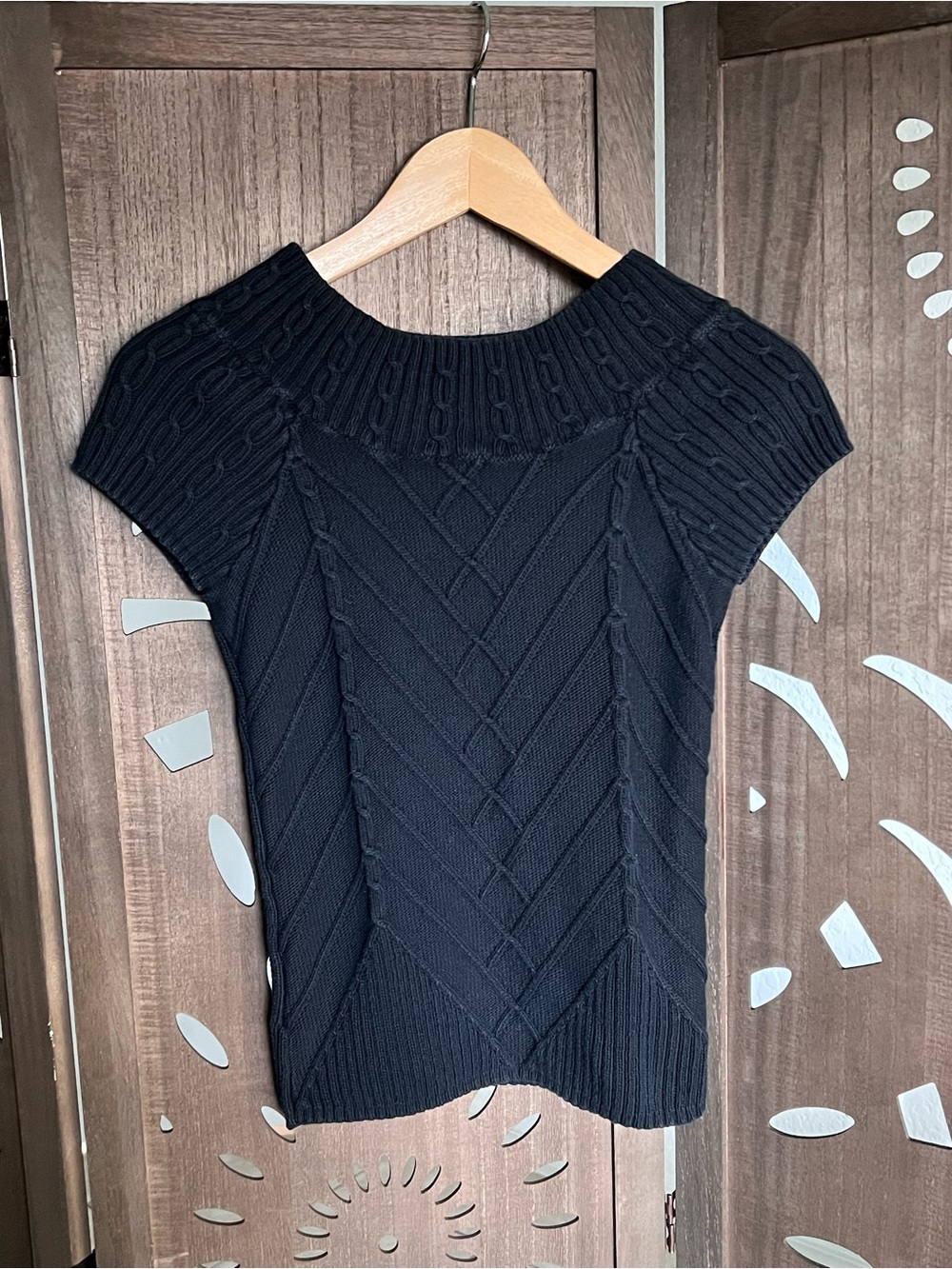 Sarah Spencer Black Cable-Knit Short-Sleeve Sweater Top
